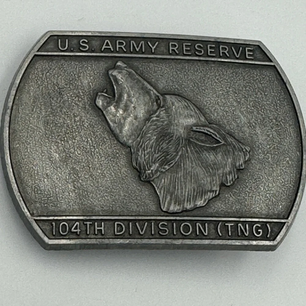 US Army Reserve 104th Division TNG Howling Timberwolf Belt Buckle Vintage Silver